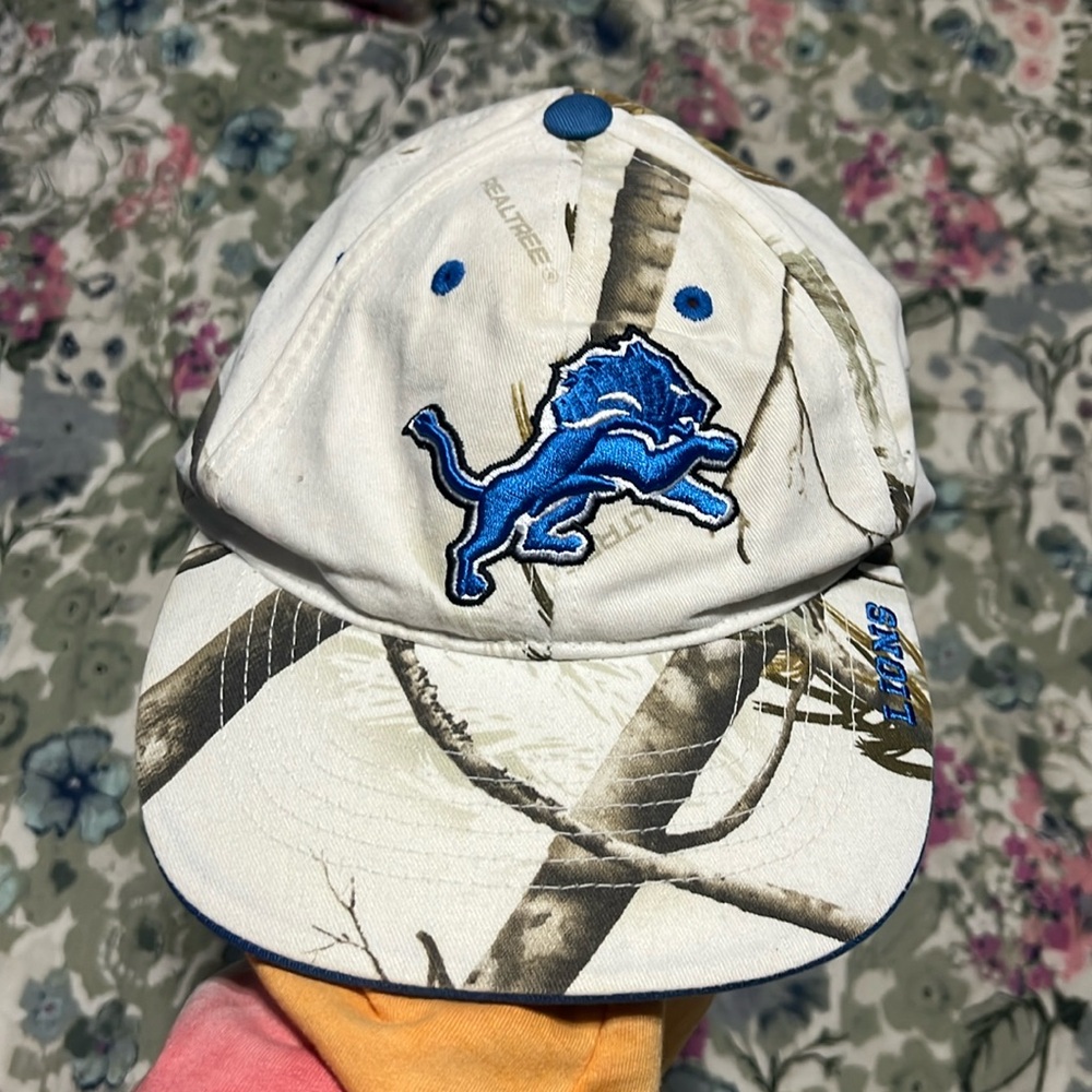 Realtree woman’s nfl lions baseball camo hat